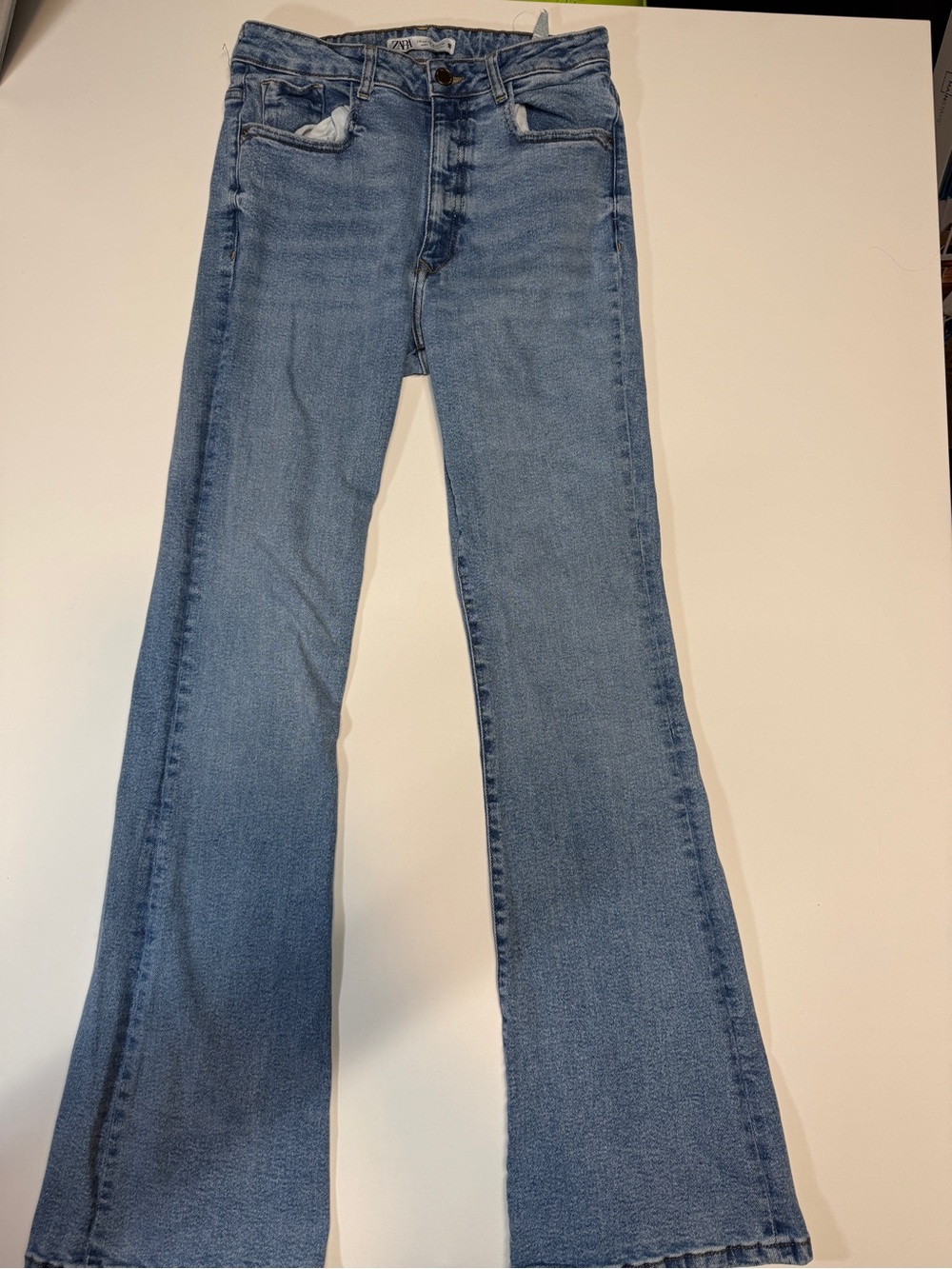 Zara‎ Light Wash Women's Flare Jeans - Mid Rise